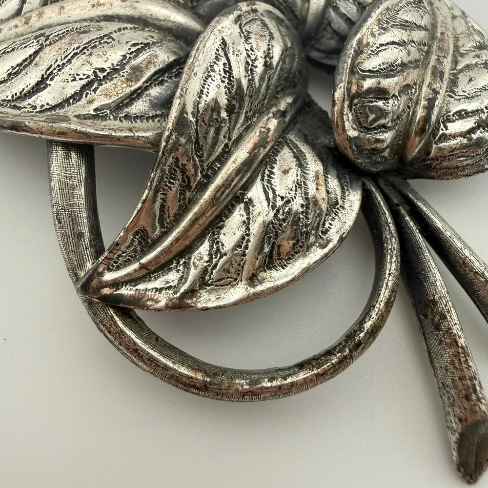 Tortolani Vintage Leaf Brooch Silver Tone Large Botanical Textured Design